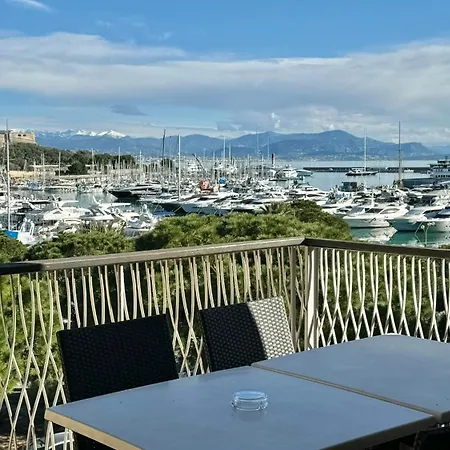 Penthouse Vue Mer Avec Rooftop,Jacuzzi,Et Parking Prive Antibes Buitenkant foto