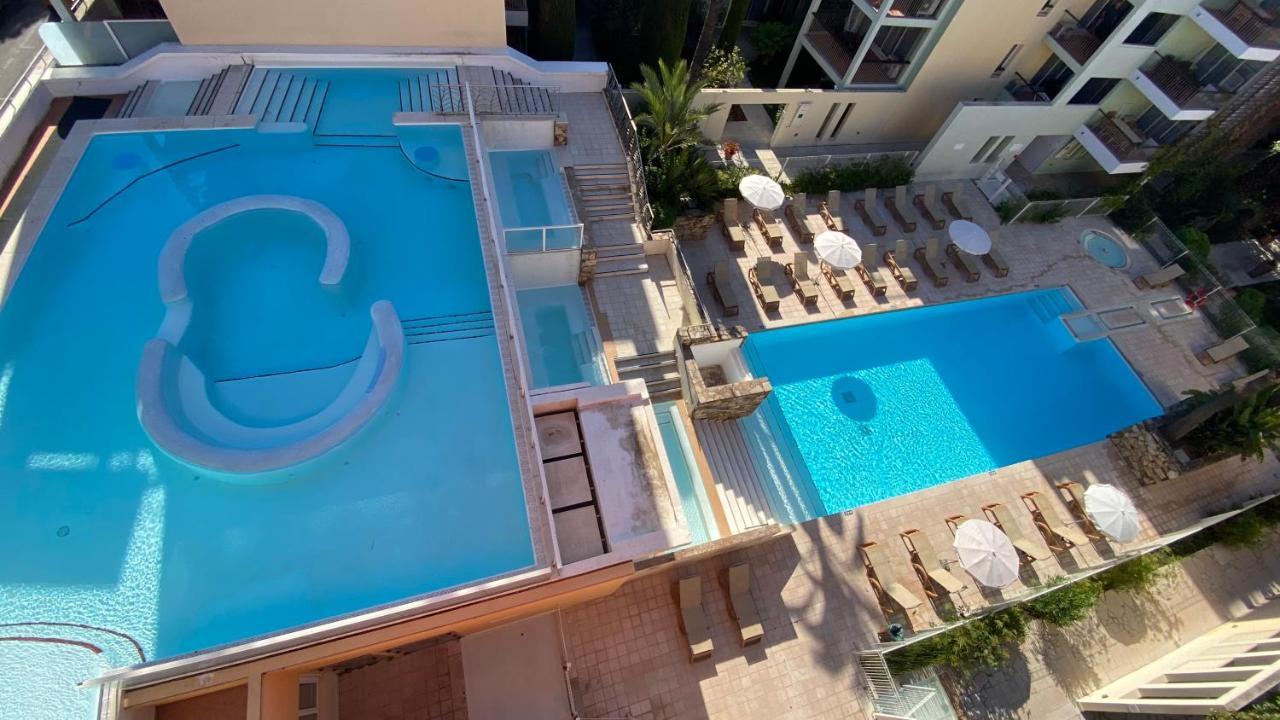 Penthouse Vue Avec Rooftop,jacuzzi,et Parking Prive Antibes