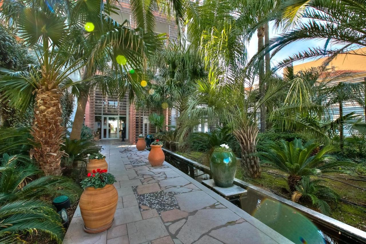 Appartement Penthouse Vue Avec Rooftop,jacuzzi,et Parking Prive Antibes