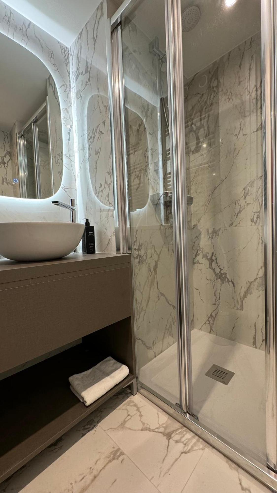 Penthouse Vue Et Jacuzzi Privé Appartement *