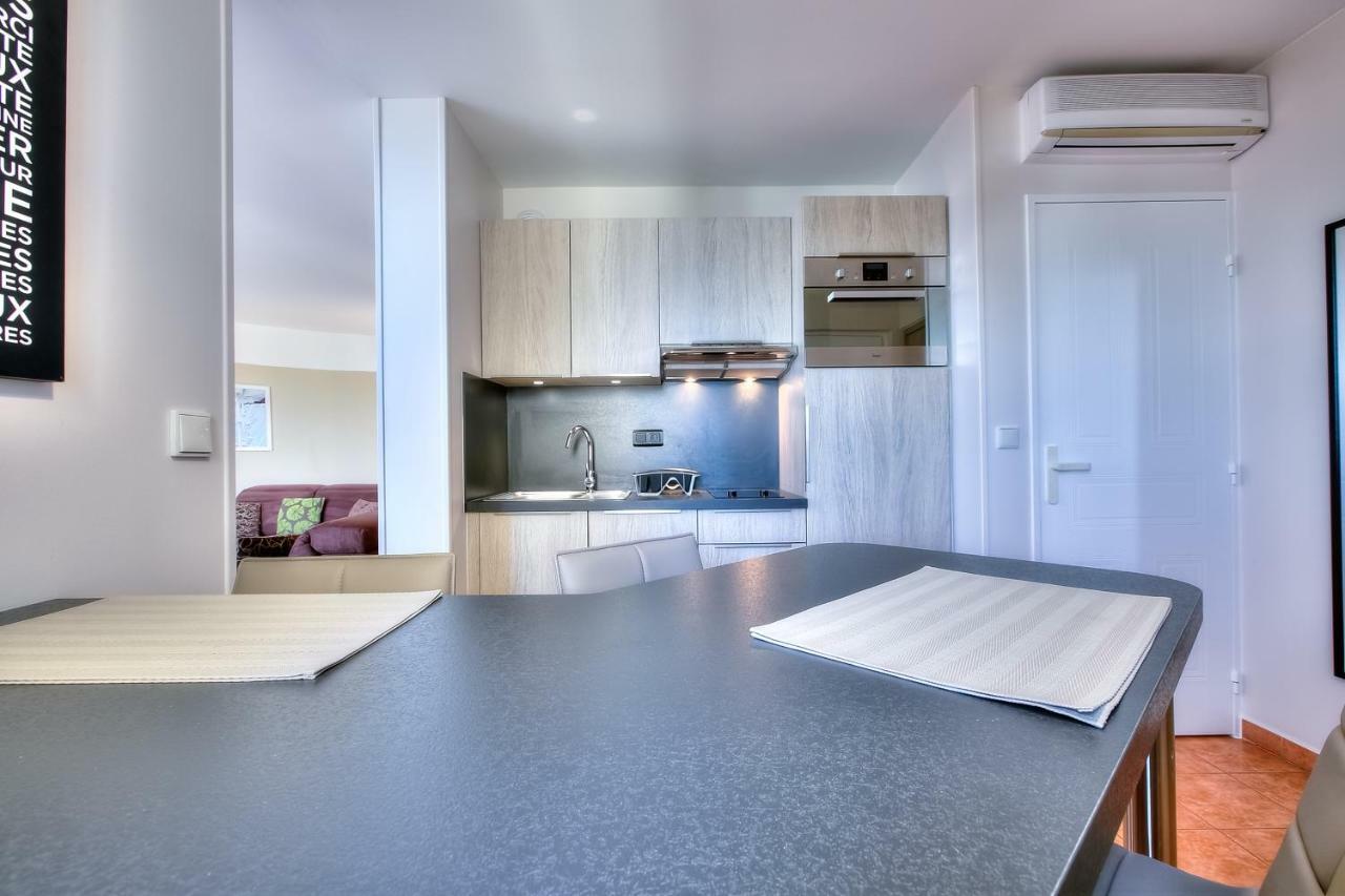 Appartement Penthouse Vue Avec Rooftop,jacuzzi,et Parking Prive Antibes